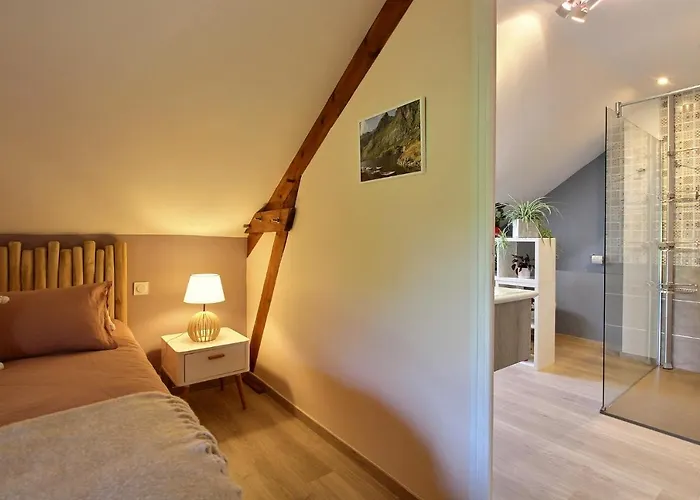 招待所 La Longere De 4*